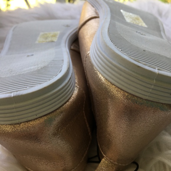 NWOT BOBBIE BROOKS METALLIC SLIP ONS SIZE 6 and 9 - Picture 9 of 13